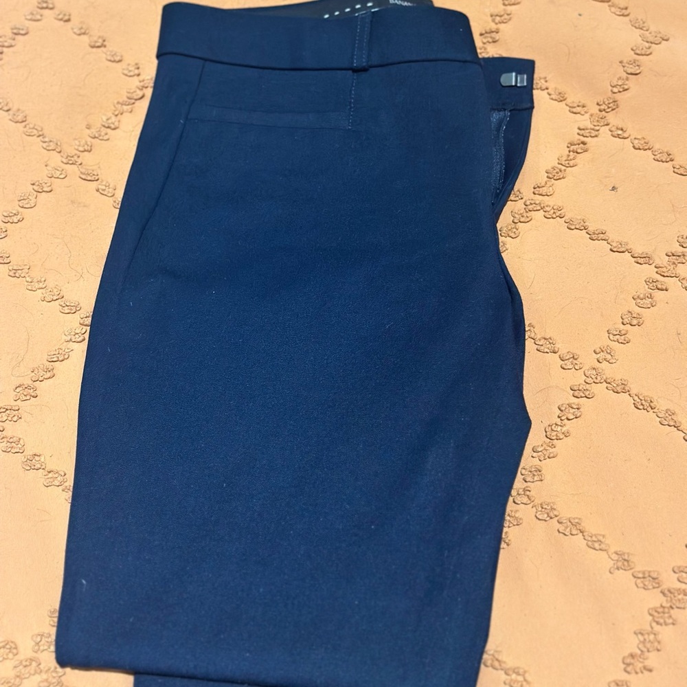 Women’s Banana Republic Dress Pants straight leg size 6 navy blue